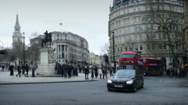 Londra'nın merkezinde trafik. Londra, İngiltere, Nisan 2018
