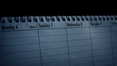 Moody aydınlatma takviminde geçen