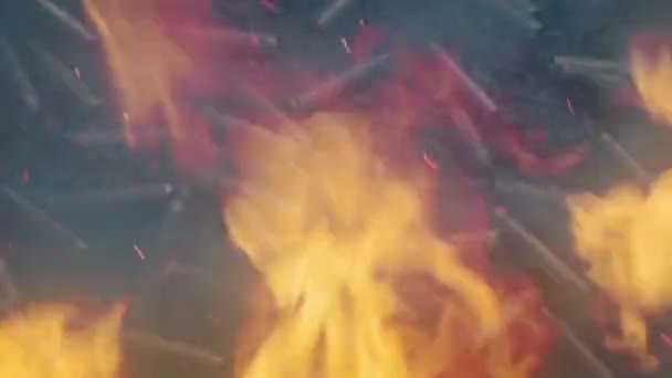 硝烟熊熊燃烧的战场上的子弹 — 图库视频影像