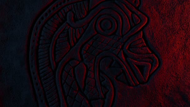 Viking Dragon Head Carving Tände Eldskenet — Stockvideo