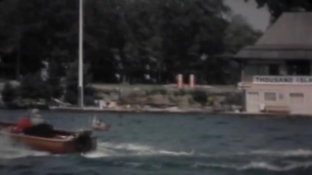 Bateaux Moteur Sur Lac Vintage 8Mm — Video