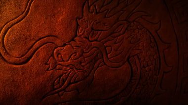 Ateşe Çin Ejder Duvarı oyma
