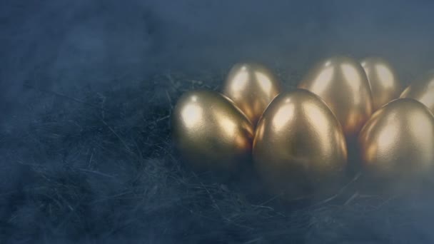 Ovos Ouro Caverna Dragão Fumegante — Vídeo de Stock