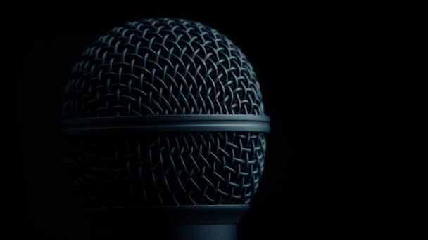 Microfone Girando Closeup Preto — Vídeo de Stock
