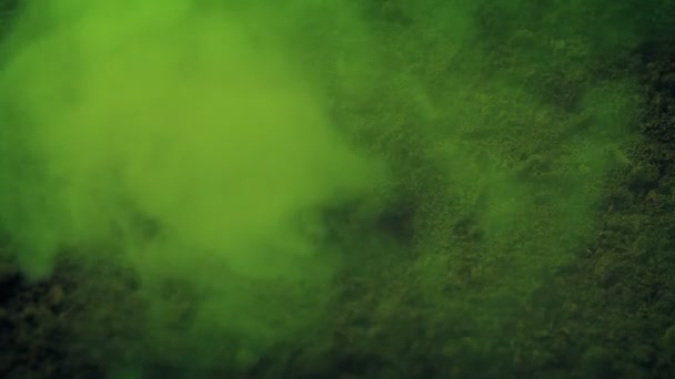 有毒的绿烟在地下喷涌而出 — 图库视频影像