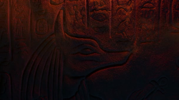 Египетский Шакал Бог Резьбы Пыльной Гробнице — стоковое видео
