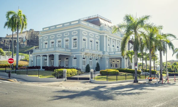 Edifício colonial antigo em San Juan, Porto Rico — Fotografia de Stock