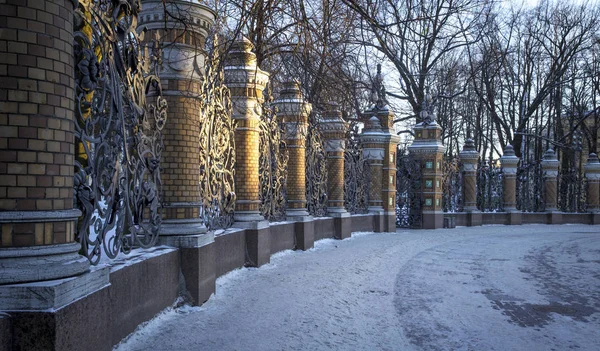 Parco urbano a San Pietroburgo, Russia — Foto Stock