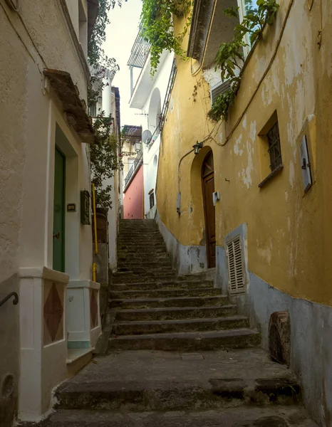 Cozy narrow italian street — Stock Photo, Image