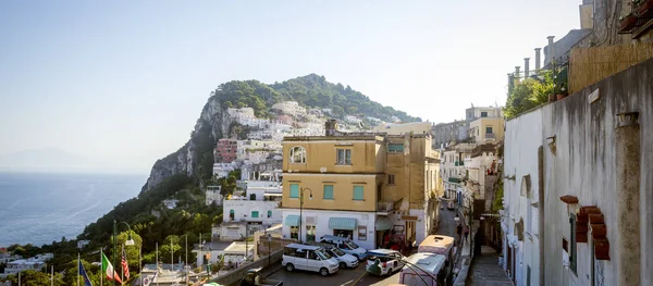 Panorama över Capri stad på Capri i Italien — Stockfoto
