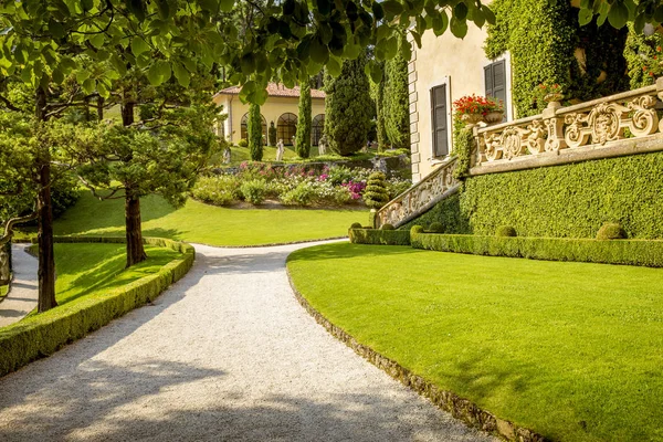 Garden of villa at Como Lake in Italy — Stock Photo, Image