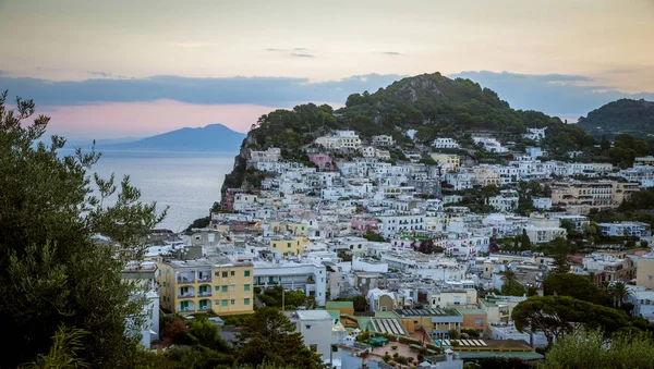Panoramautsikt över Capri island, Kampanien, Italien — Stockfoto