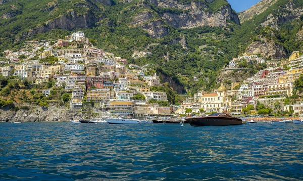 Cidade de Positano. Costa Amalfitana na Itália — Fotografia de Stock