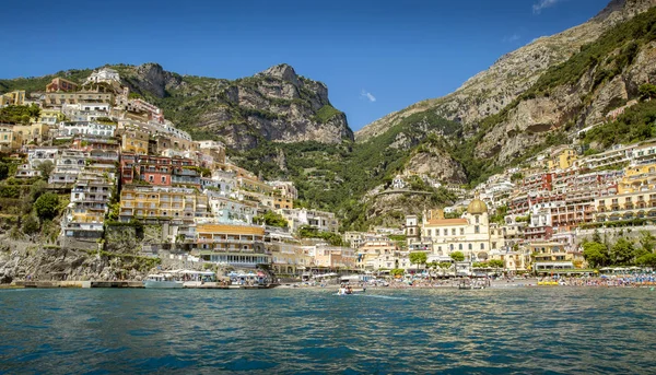 Positano by på Amalfikusten i Italien — Stockfoto
