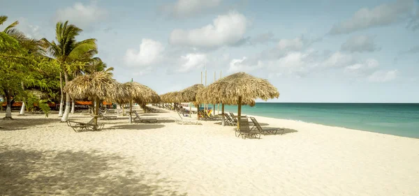 Eagle Beach op Aruba island — Stockfoto