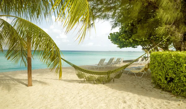 Panorama van Seven Mile Beach op Grand Cayman eiland, de Caribbe — Stockfoto