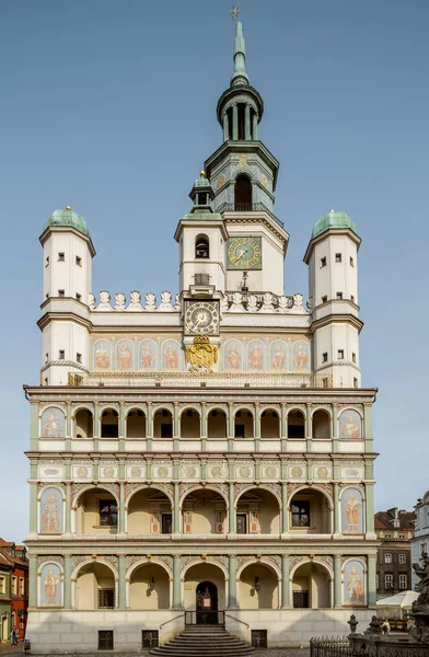 Stadhuis in oude centrum van Poznan, Polen — Stockfoto