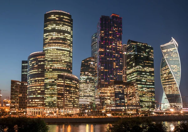 Moskva City International Business Center på natten, Ryssland — Stockfoto