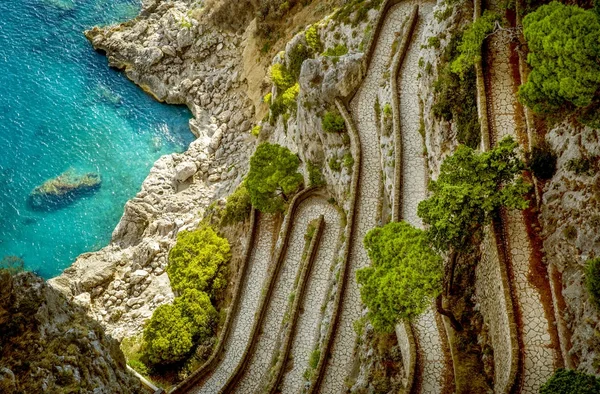 イタリアのカプリ島にクルップ経由 — ストック写真