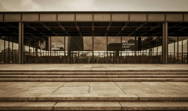 Nova Galeria Nacional em Berlim, Alemanha — Fotografia de Stock