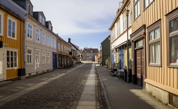 Strada dello shopping nel centro storico di Trondheim, Norvegia — Foto Stock