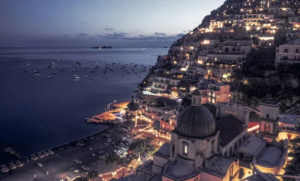 Panorama de Positano de noche, Italia — Foto de Stock