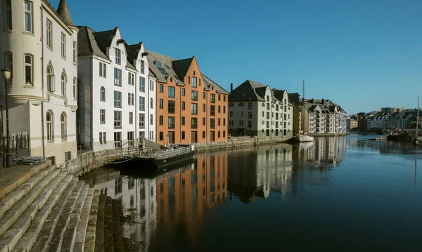 Alesund centro histórico da cidade, Noruega — Fotografia de Stock