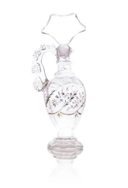 Antika crystal sürahi beyaz artalanları izole — Stok fotoğraf