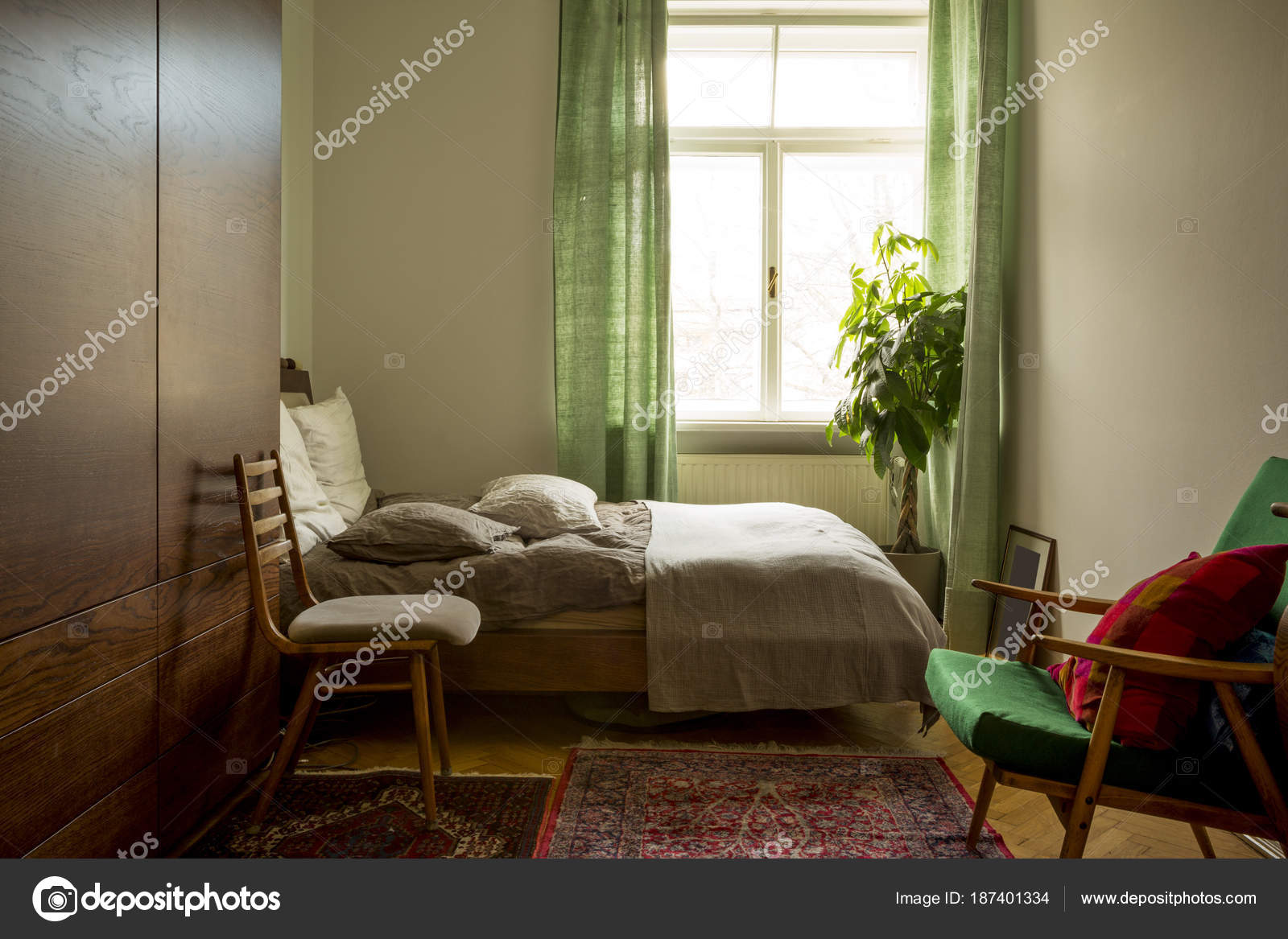 Hedendaagse slaapkamer in Scandinavische stijl — Stockfoto ... Hedendaagse slaapkamer in Scandinavische stijl — Stockfoto ...