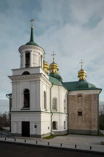 Erlöserkirche auf Berestov in Kiew, Ukraine — Stockfoto