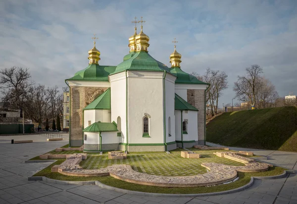 Erlöserkirche auf Berestov in Kiew, Ukraine — Stockfoto