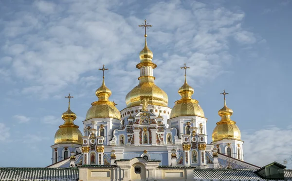 Monasterio de cúpula dorada de San Miguel en Kiev, Ucrania — Foto de Stock