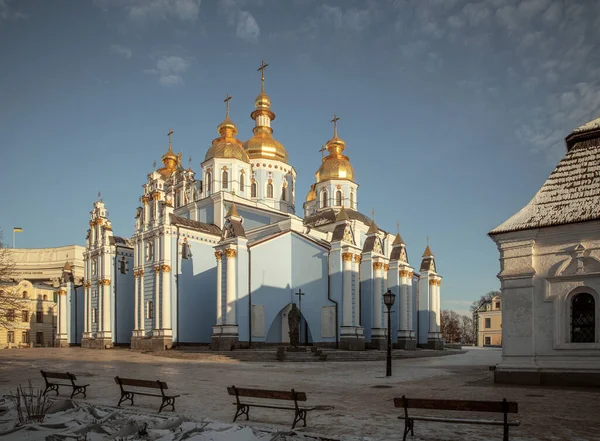 Kloster der goldenen Kuppel des Heiligen Michael in Kiew, Ukraine — Stockfoto