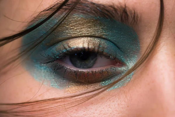 Muy bellos y elegantes ojos de maquillaje . — Foto de Stock