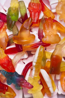 Birçok renkli tatlılar