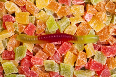 Birçok renkli tatlılar