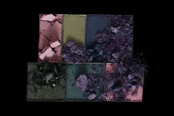 Siyah bir zemin üzerine dikdörtgen göz farı