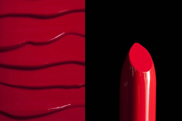 Schöner Hintergrund mit rotem Lippenstift — Stockfoto