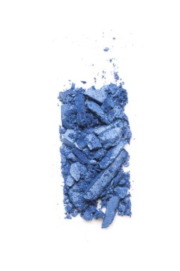 Beyaz arka plan üzerinde şık makyaj örnek