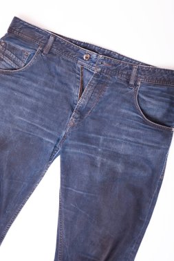 Şık kot izole beyaz arka plan üzerinde yalan