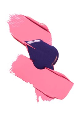 Beyaz arka planda mor damlayan tırnak cilası..