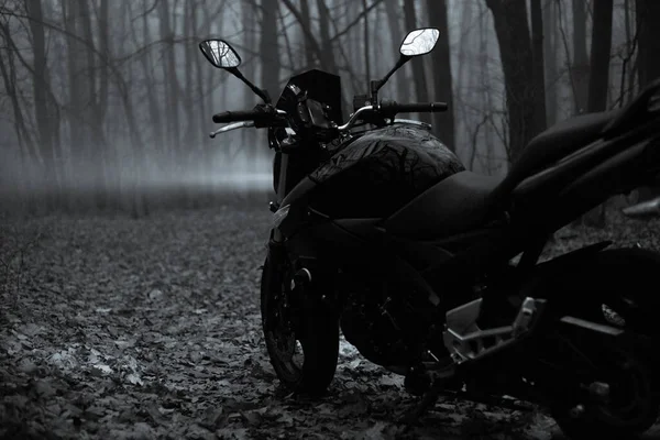 Czarny Motocykl Sportowy Zbliżenie Ulicy — Zdjęcie stockowe
