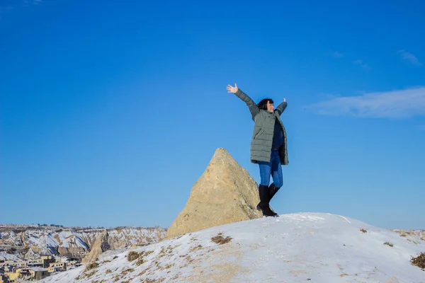 Kapadokya 'da kış yürüyüşü. Türkiye.