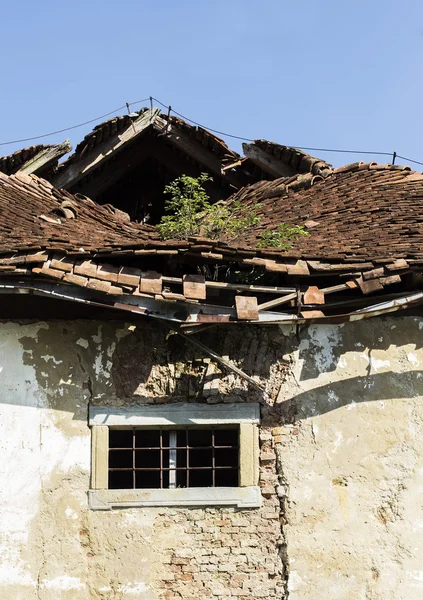 Demolished old roof — Stock Photo, Image