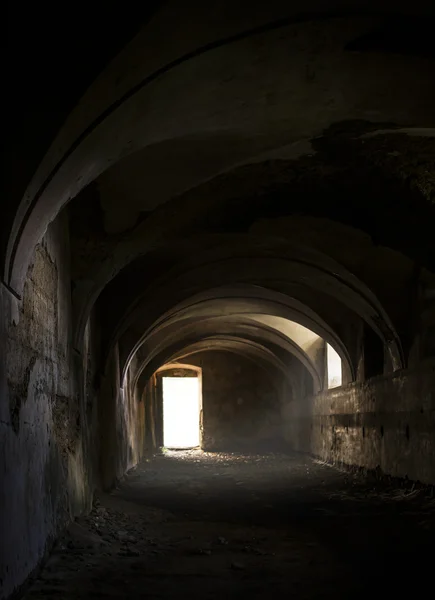 Antigos estábulos abandonados — Fotografia de Stock