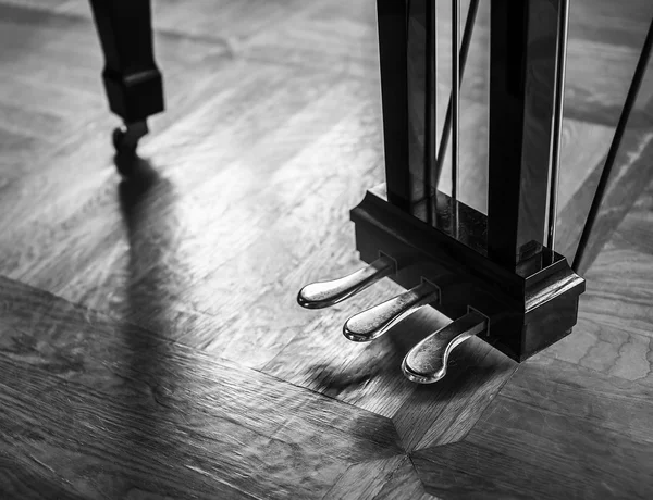 Piyano ayak pedalları — Stok fotoğraf