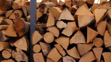 Bir yığın yığın tahtaya