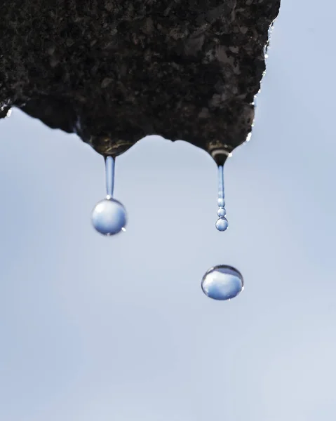 Caída de gotas de agua — Foto de Stock