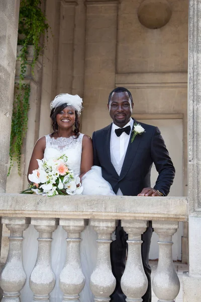 Casal de pessoas africanas no dia do casamento — Fotografia de Stock