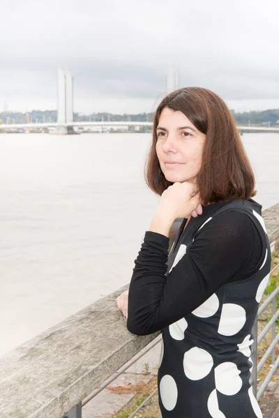 Journée Tourisme Femme Bordeaux France Recherche Garonne Rivière Pont — Photo